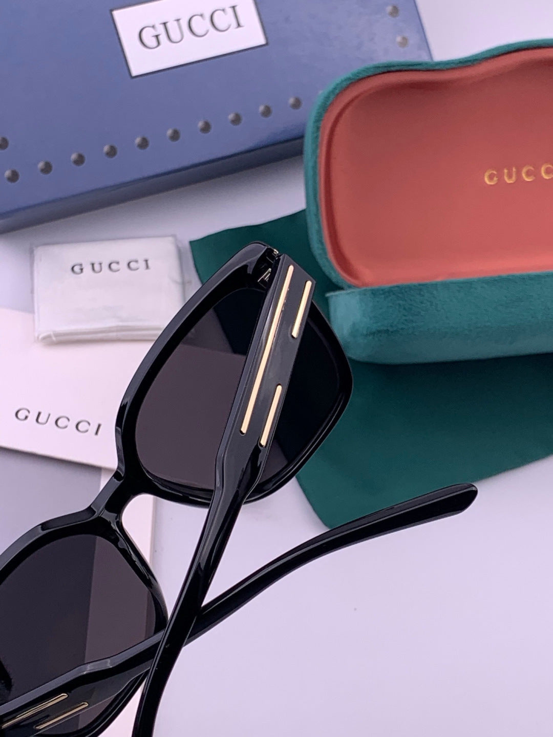 Gucci G0756 Polarized Square Black Lens Sunglasses for Men & Women - 382139 - detail image 4