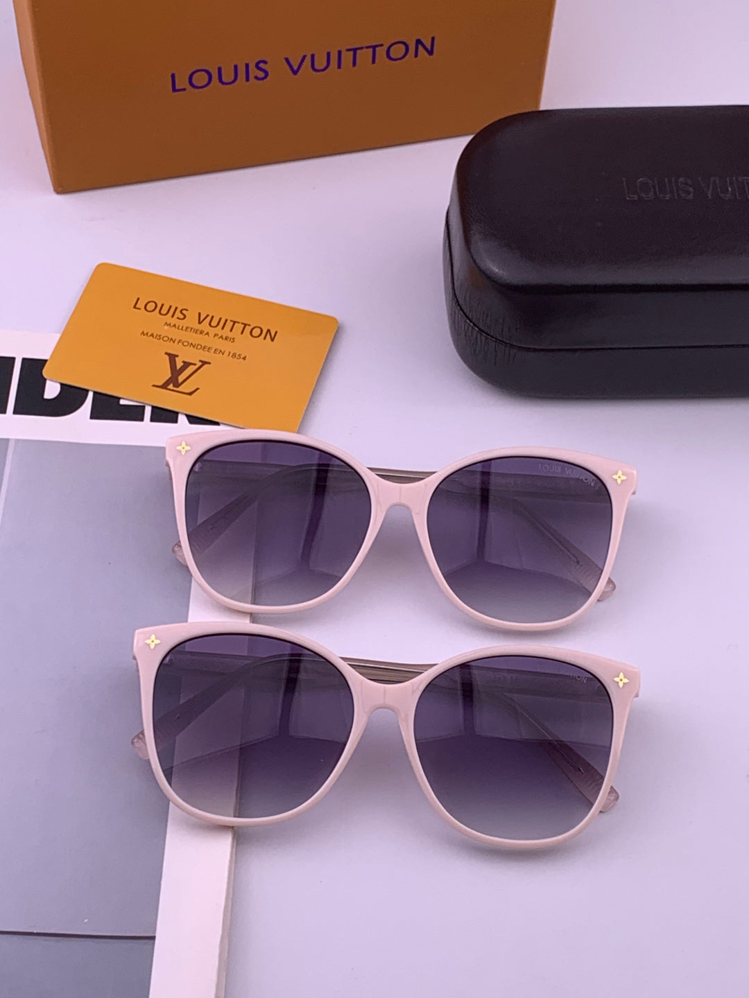 Louis Vuitton Fashion Black Lens Sunglasses for Men & Women - 381750 - detail image 7