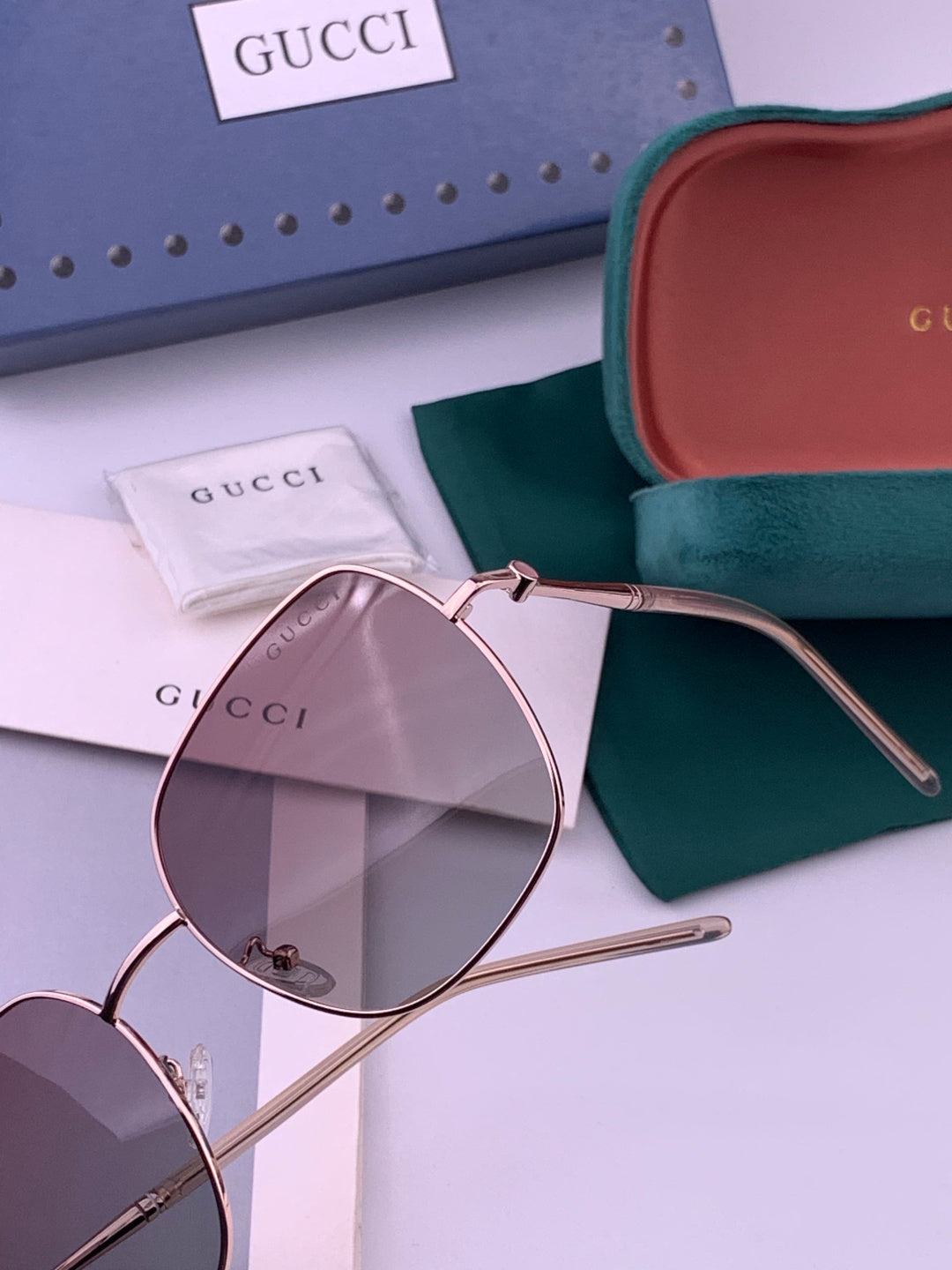 Gucci G55813 Fashion Black Lens Sunglasses for Men & Women - 382118 - detail image 4