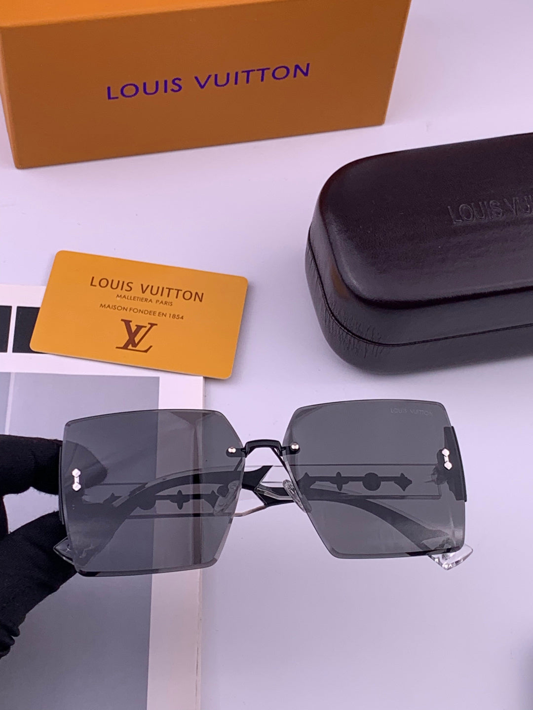 Louis Vuitton L5798 Polarized Square Brown Lens Sunglasses for Men & - 381752