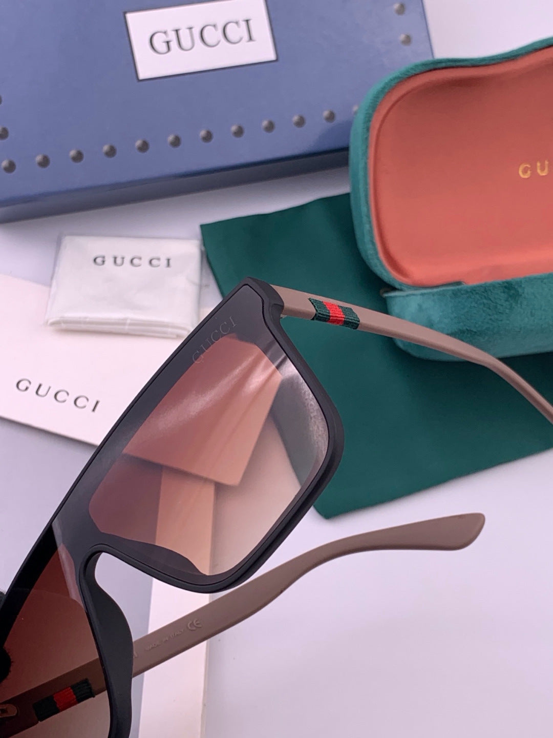 Gucci G62101 Aviator Gold Lens Sunglasses for Men & Women - detail image 3