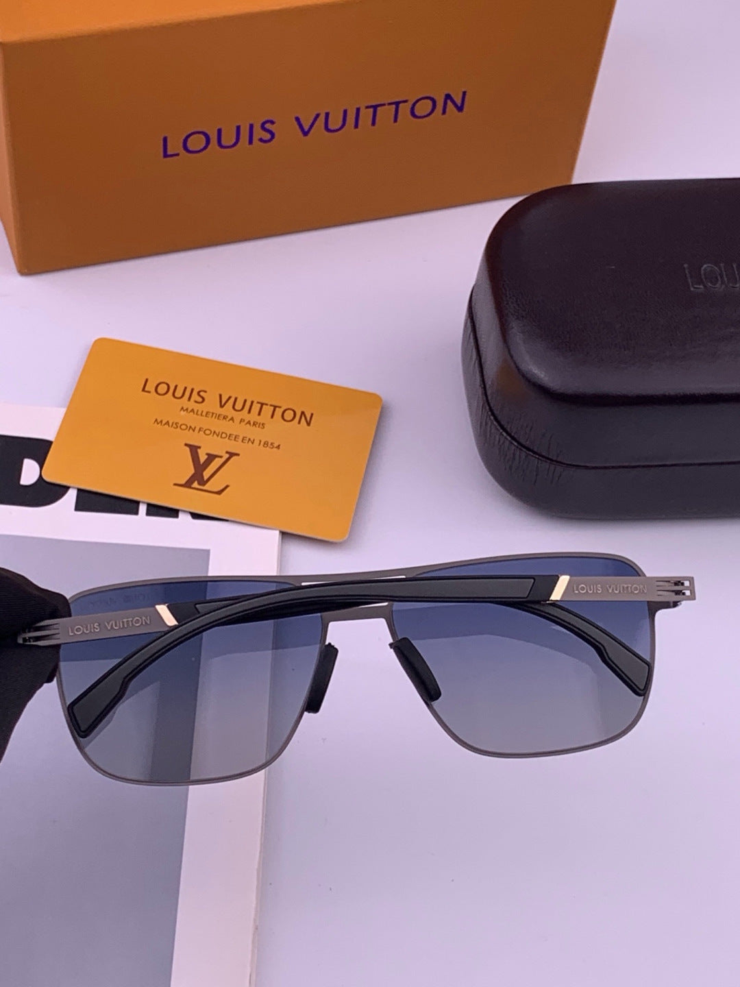 Louis Vuitton L816 Fashion Gold Lens Sunglasses for Men & Women - 381932 - detail image 4