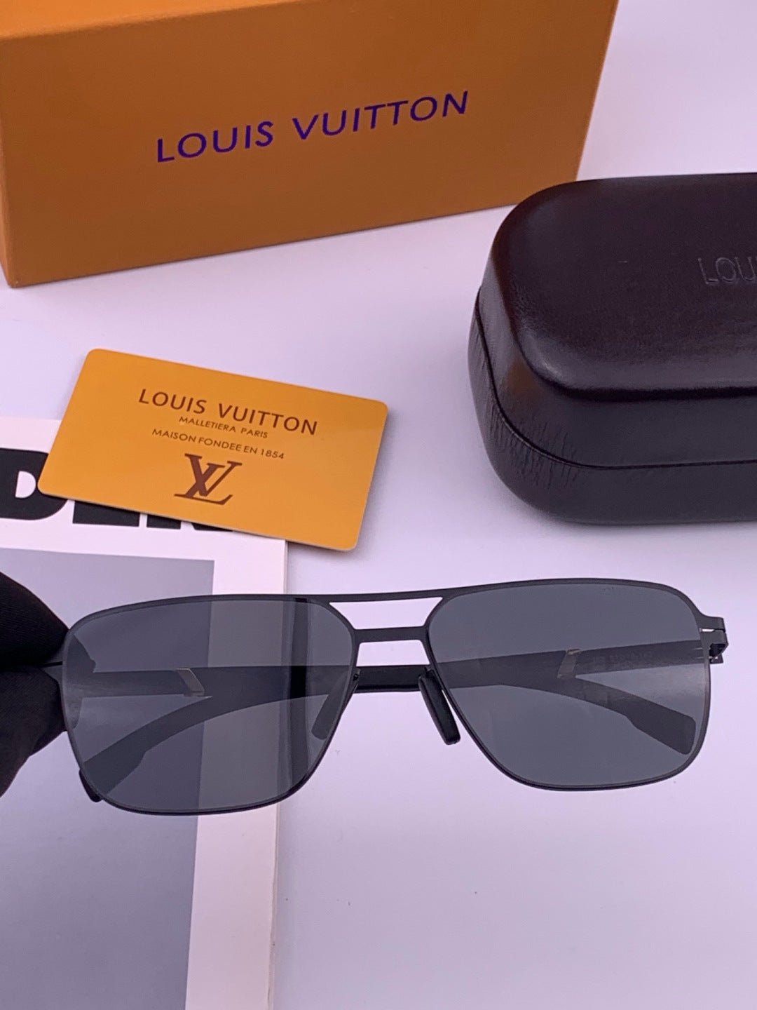 Louis Vuitton L816 Fashion Gold Lens Sunglasses for Men & Women - 381933