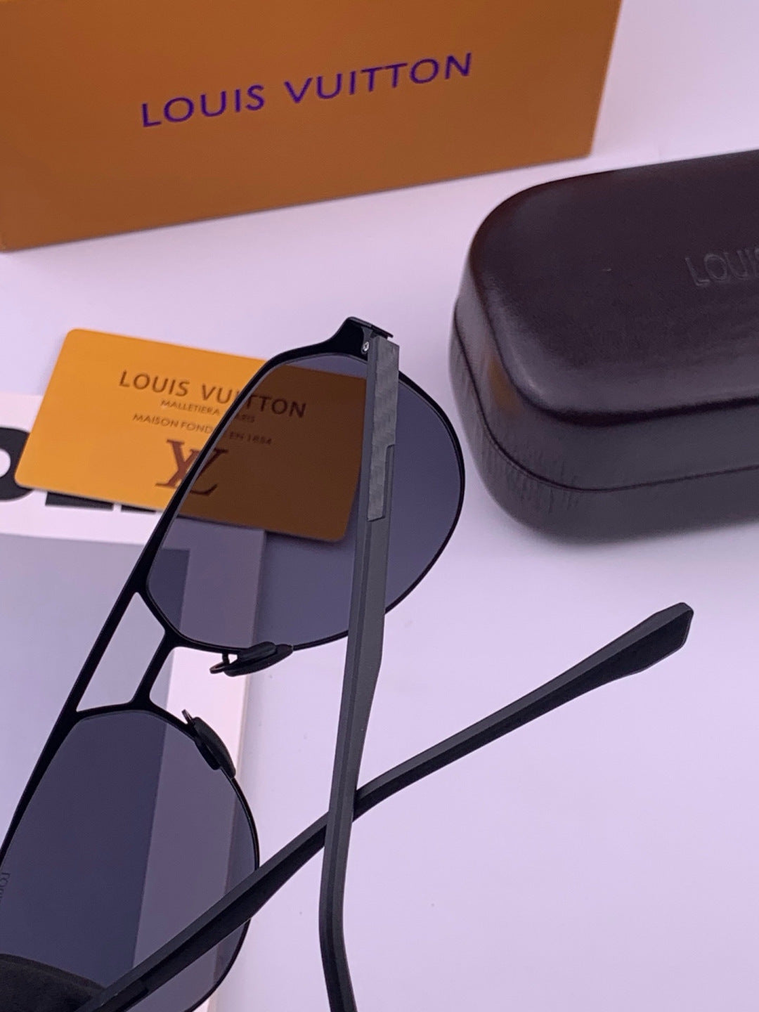Louis Vuitton L315 Fashion Gold Lens Sunglasses for Men & Women - 381934 - detail image 5