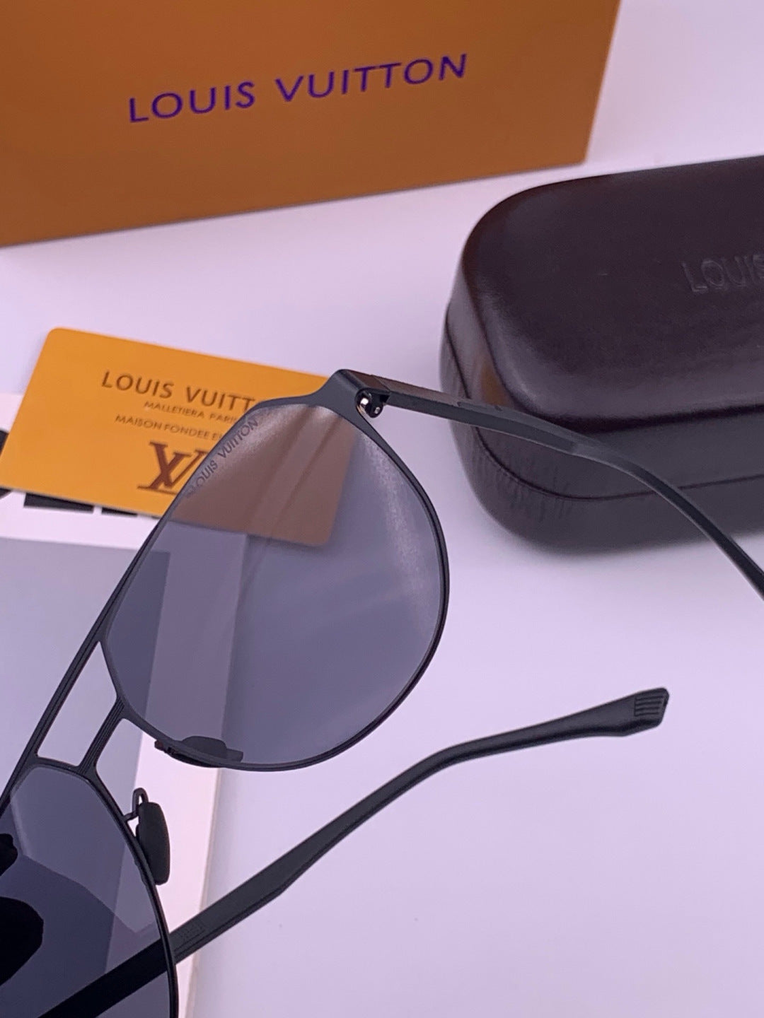 Louis Vuitton L315 Fashion Gold Lens Sunglasses for Men & Women - 381934 - detail image 3