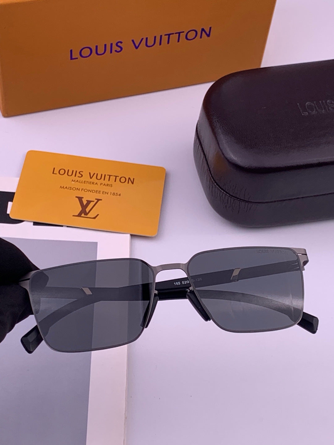Louis Vuitton L516 Fashion Gold Lens Sunglasses for Men & Women - 381938