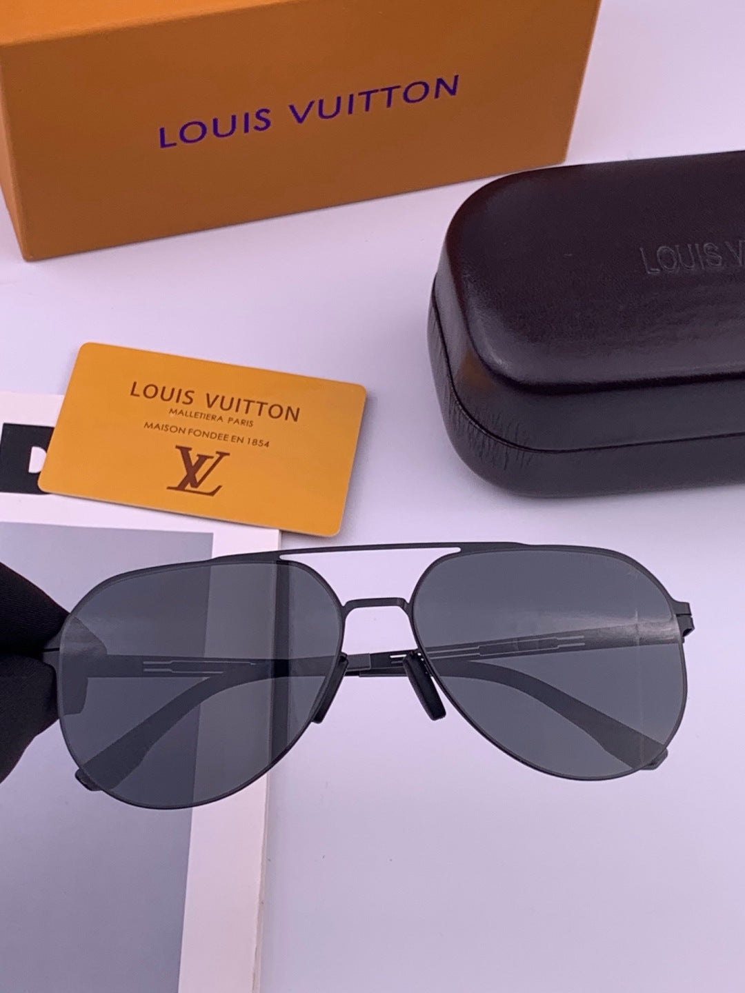 Louis Vuitton L39 Fashion Gold Lens Sunglasses for Men & Women - 381939