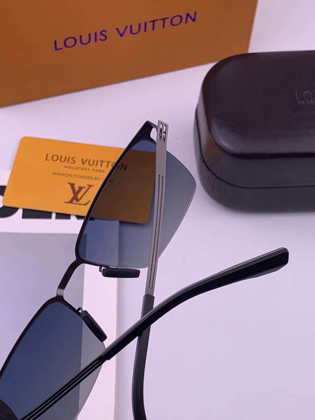 Louis Vuitton L510 Fashion Gold Lens Sunglasses for Men & Women - 381943 - detail image 5