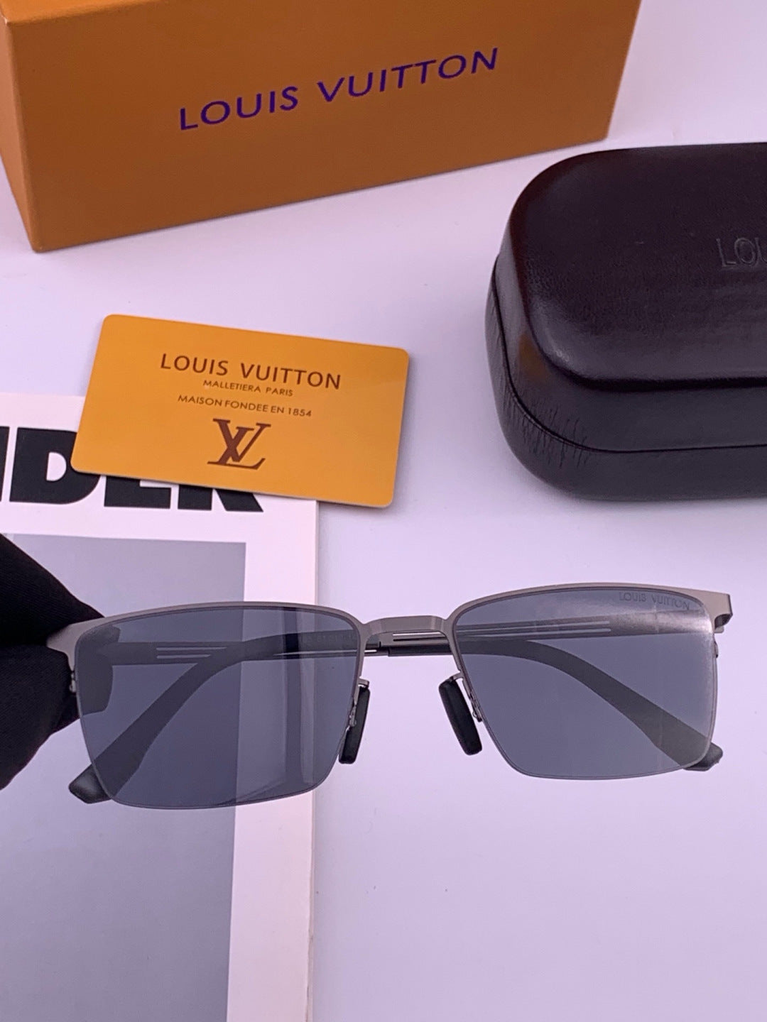 Louis Vuitton L510 Fashion Gold Lens Sunglasses for Men & Women - 381944