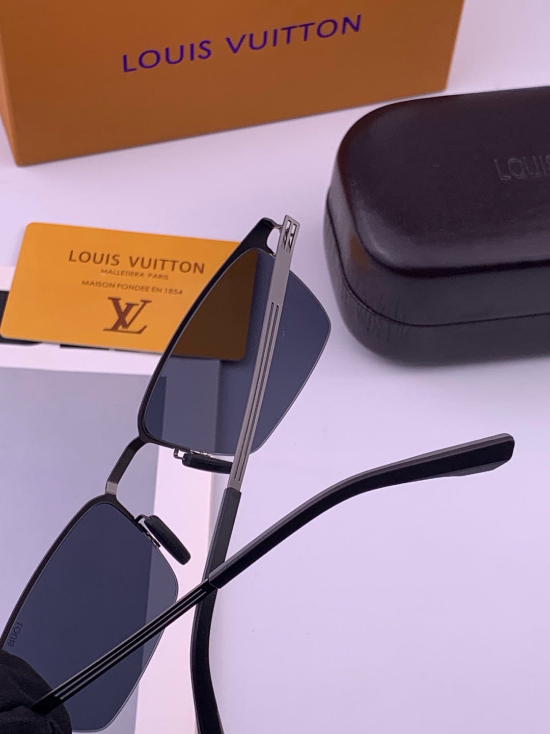 Louis Vuitton L510 Fashion Gold Lens Sunglasses for Men & Women - 381944 - detail image 5