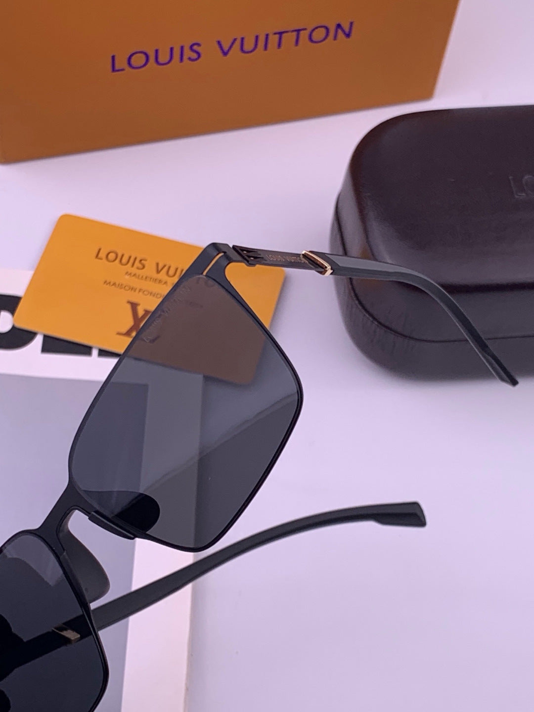 Louis Vuitton L316 Fashion Gold Lens Sunglasses for Men & Women - 381945 - detail image 3