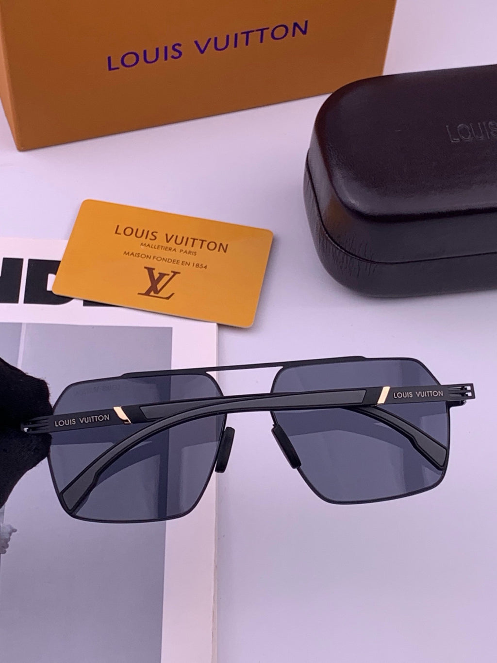 Louis Vuitton L313 Fashion Gold Lens Sunglasses for Men & Women - 381948 - detail image 5