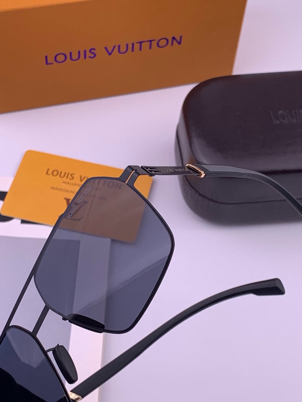 Louis Vuitton L313 Fashion Gold Lens Sunglasses for Men & Women - 381948 - detail image 3
