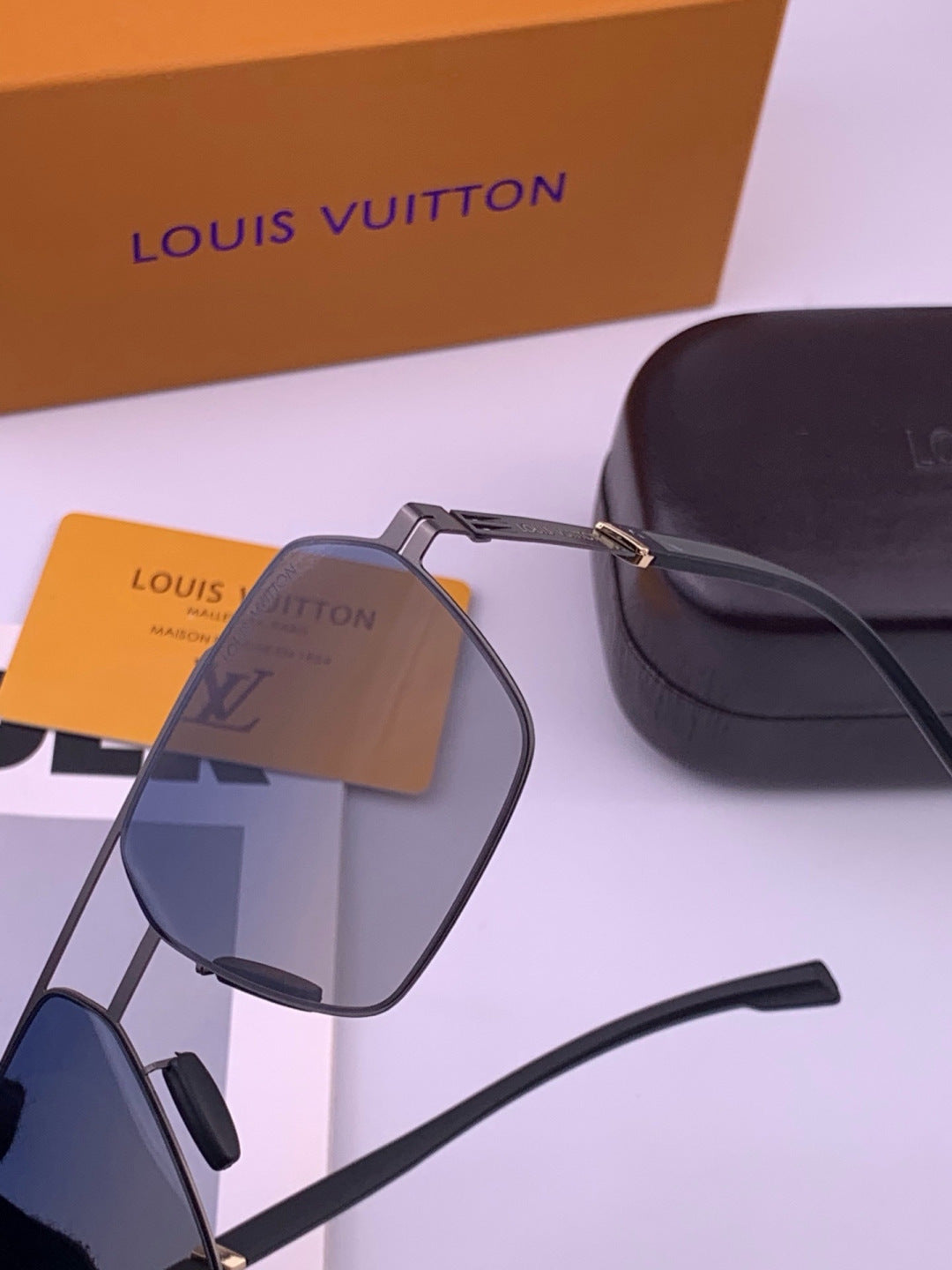 Louis Vuitton L313 Fashion Gold Lens Sunglasses for Men & Women - 381949 - detail image 2