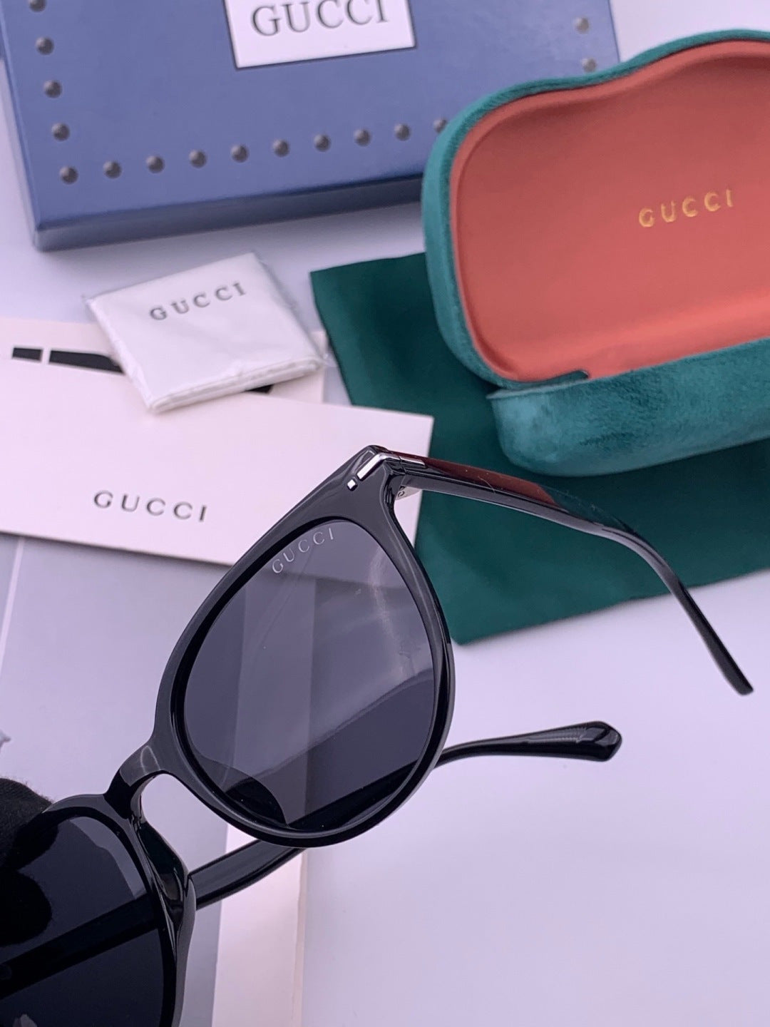 Gucci G12039 Polarized Fashion Gold Lens Sunglasses for Women - 382048 - detail image 3