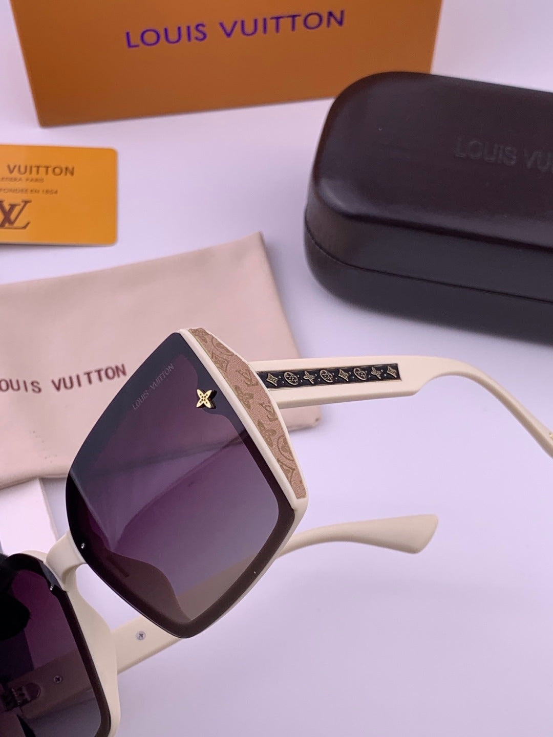 Louis Vuitton Fashion Gold Lens Sunglasses for Men & Women - 381845 - detail image 4