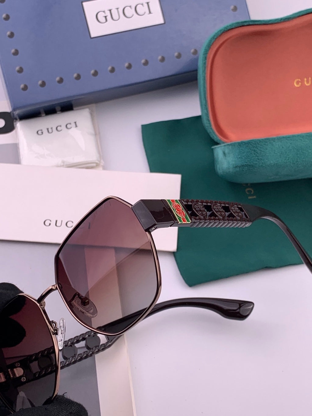 Gucci G1379 Metal Square Pink Lens Sunglasses for Men & Women - detail image 3