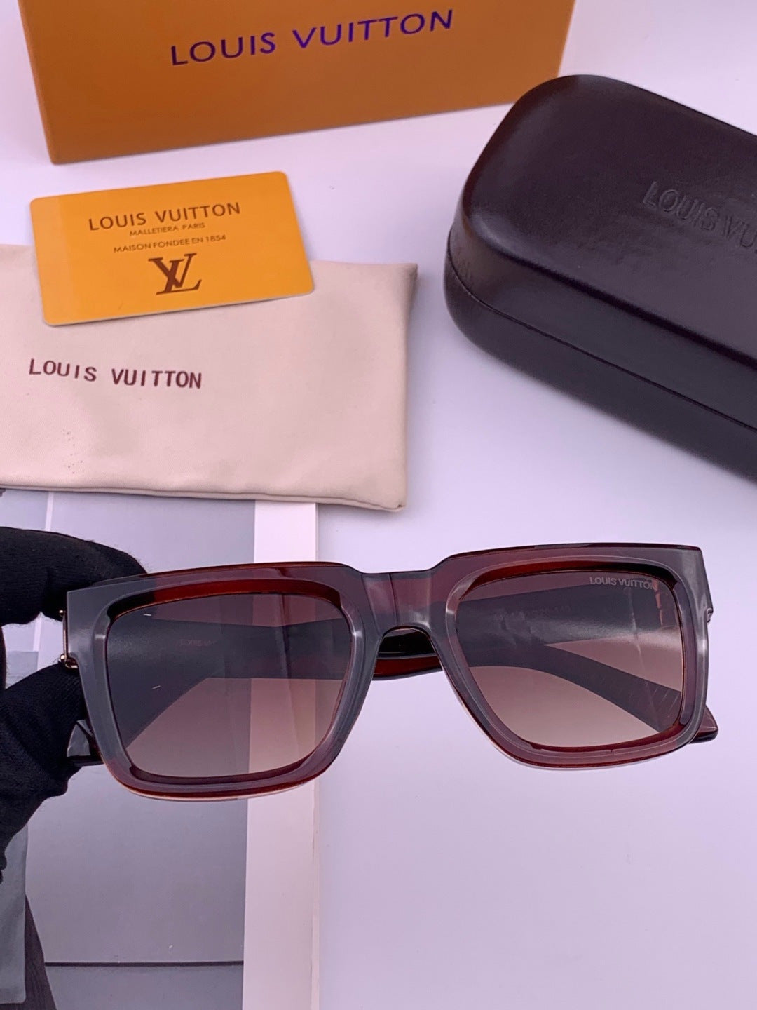 Louis Vuitton L4443 Square Black Lens Sunglasses for Women - 381835
