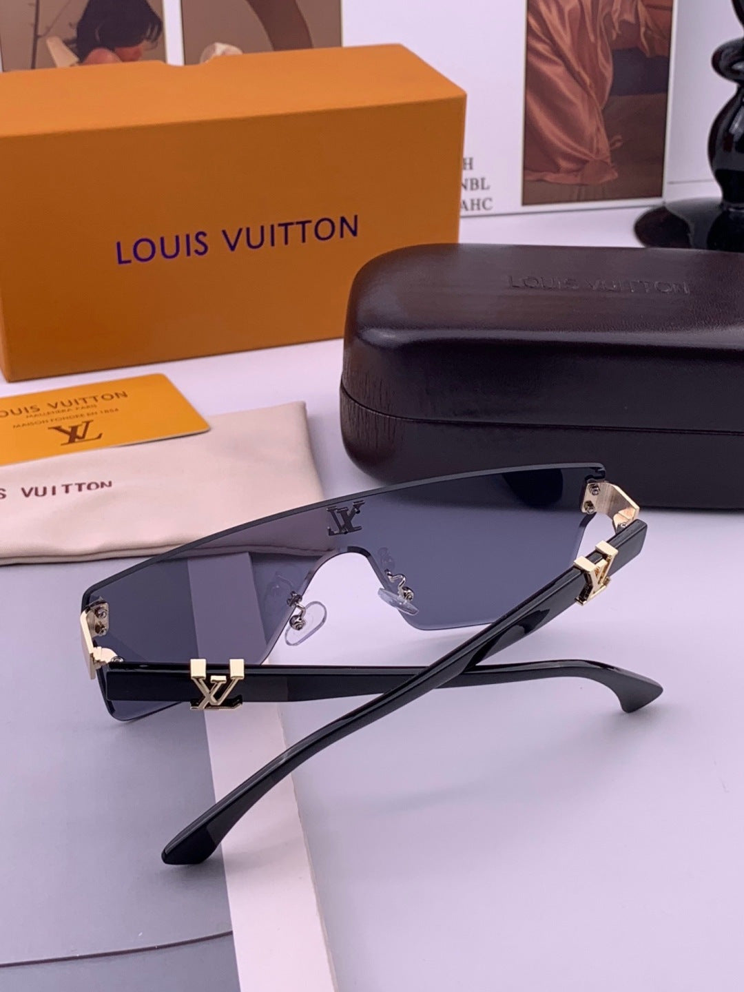 Louis Vuitton L36000 Oversized Blue Lens Sunglasses for Men & Women - 381842 - detail image 7