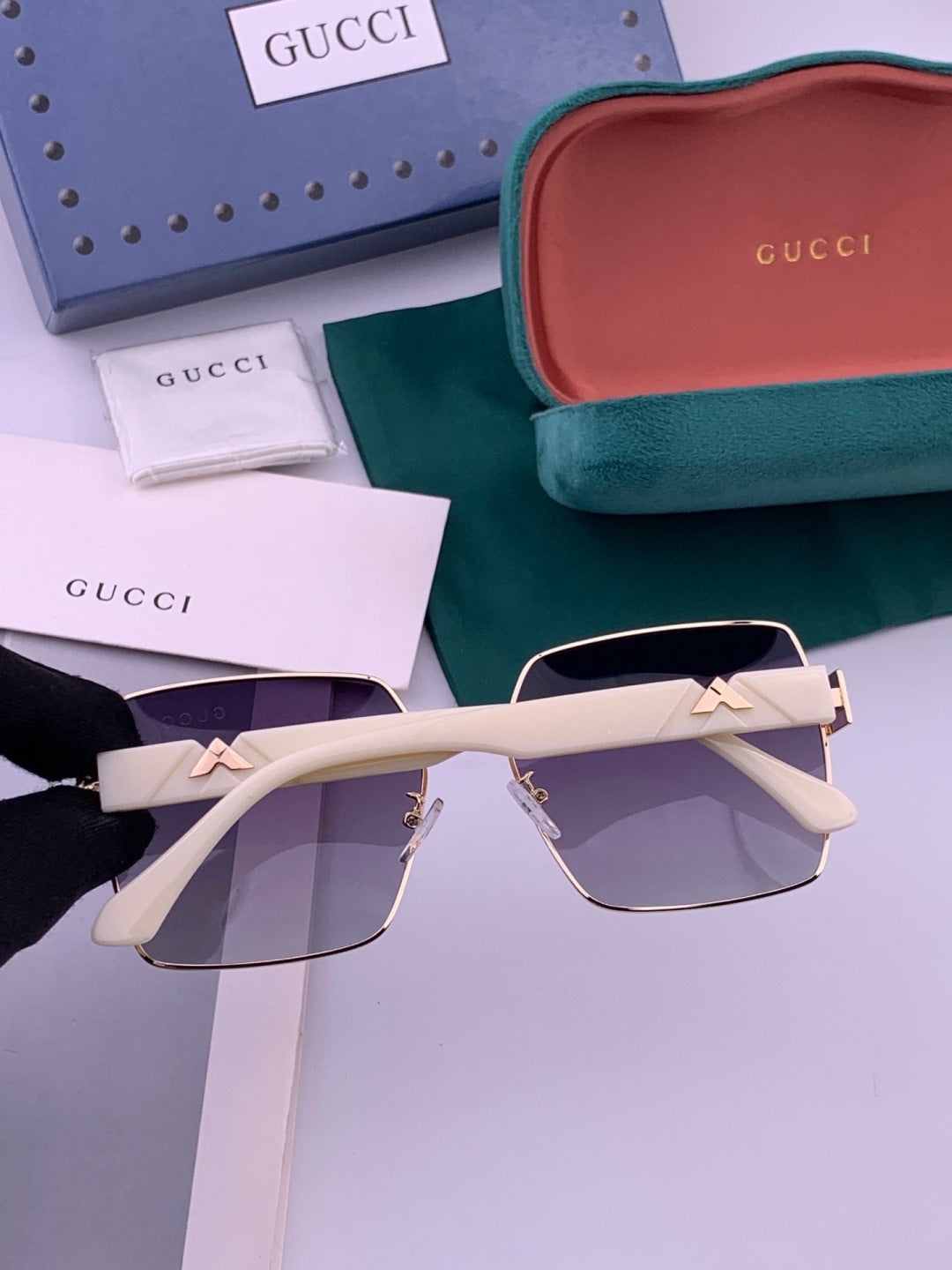 Gucci G0827 Polarized Oversized Pink Lens Sunglasses for Men & Women - detail image 4