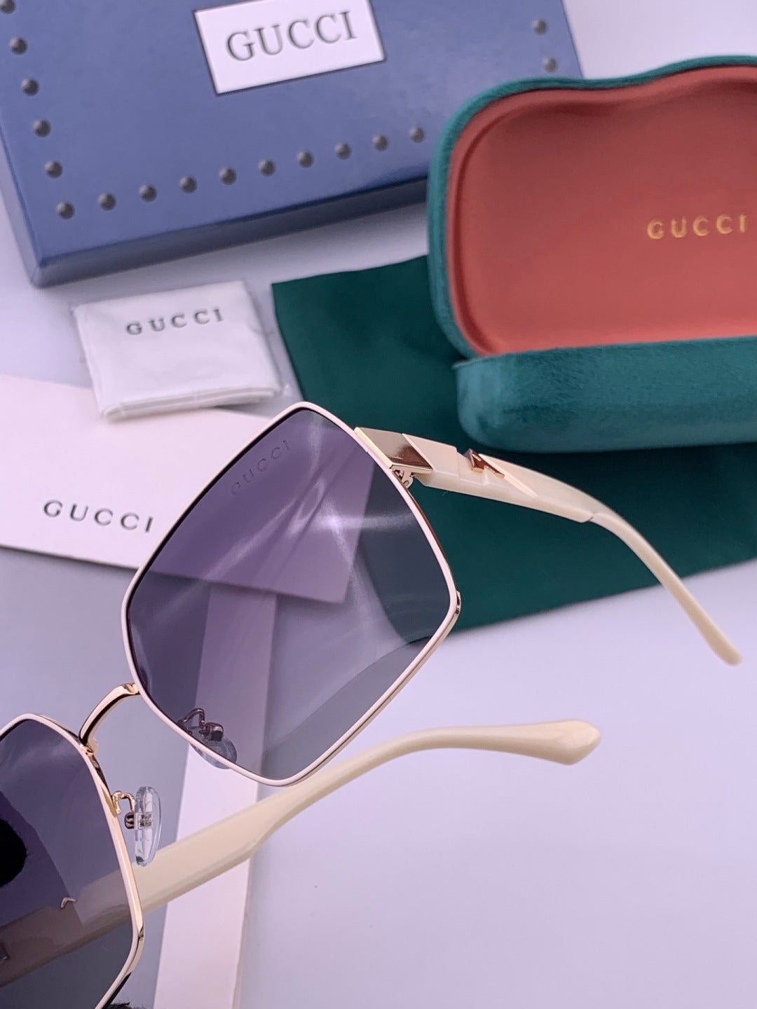 Gucci G0827 Polarized Oversized Pink Lens Sunglasses for Men & Women - detail image 3