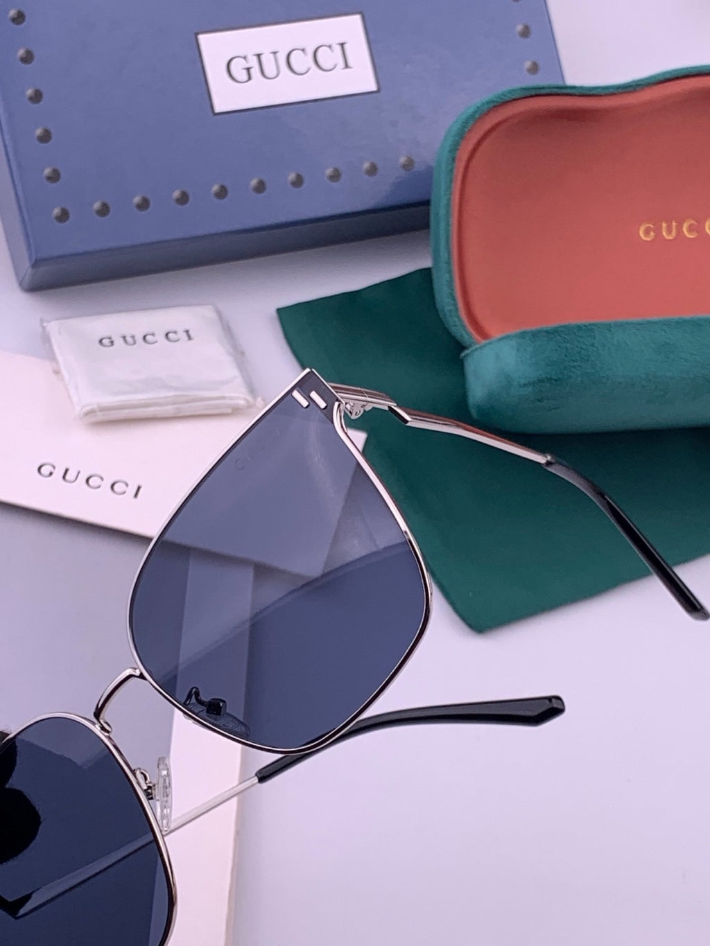 Gucci G2660 Fashion Gold Lens Sunglasses for Men & Women - 382013 - detail image 3