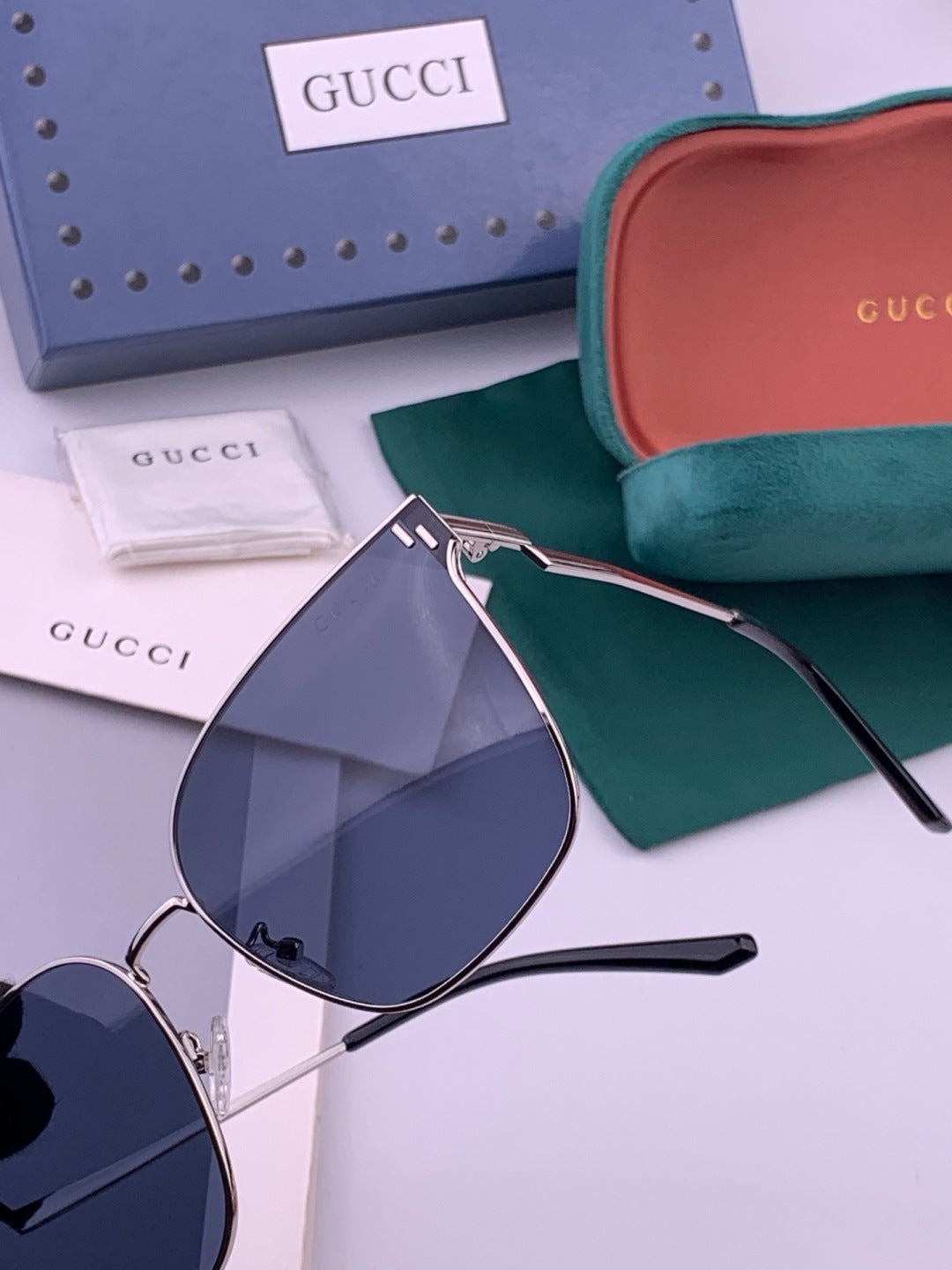Gucci G2660 Fashion Gold Lens Sunglasses for Men & Women - 382013 - detail image 3
