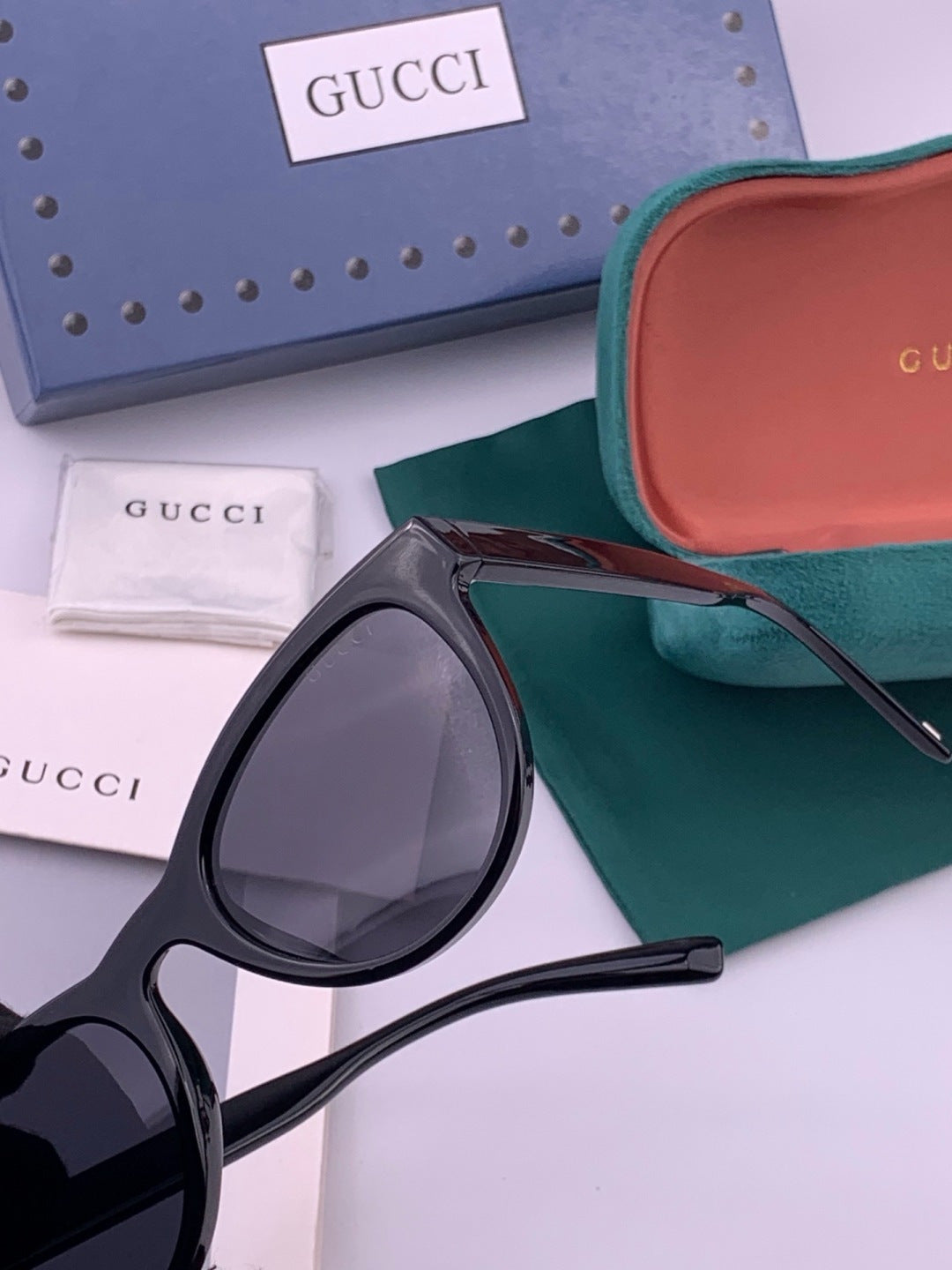Gucci G868 Polarized Fashion Gold Lens Sunglasses for Men & Women - 382016 - detail image 3