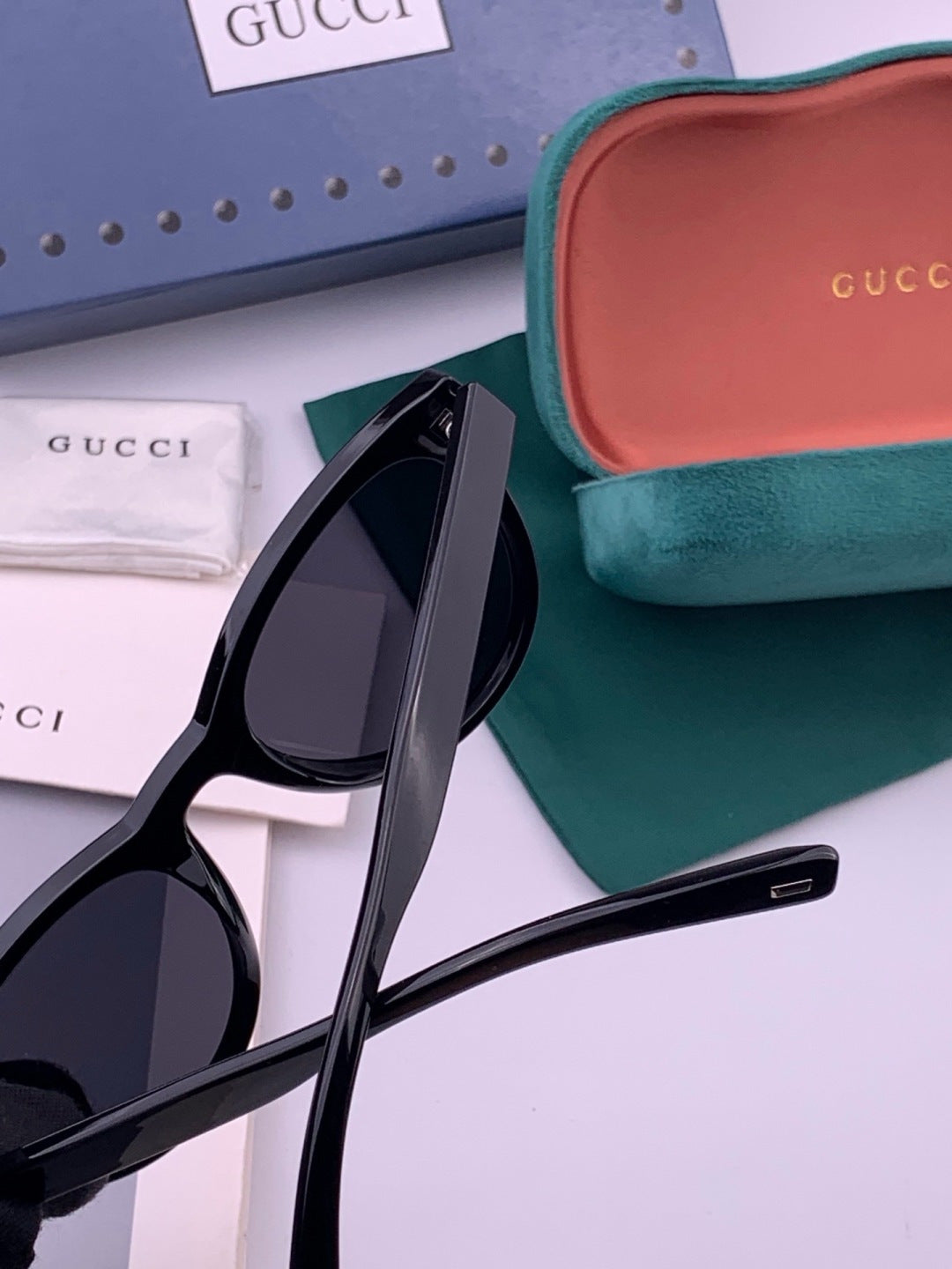 Gucci G868 Polarized Fashion Gold Lens Sunglasses for Men & Women - 382016 - detail image 4