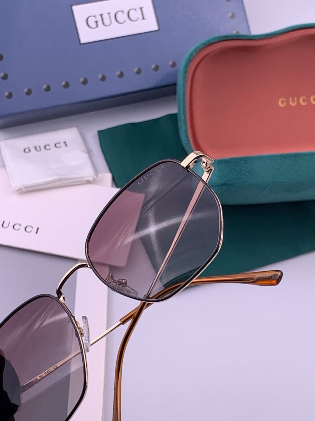 Gucci G9810 Polarized Oversized Black Lens Sunglasses for Men & Women - 382018 - detail image 4