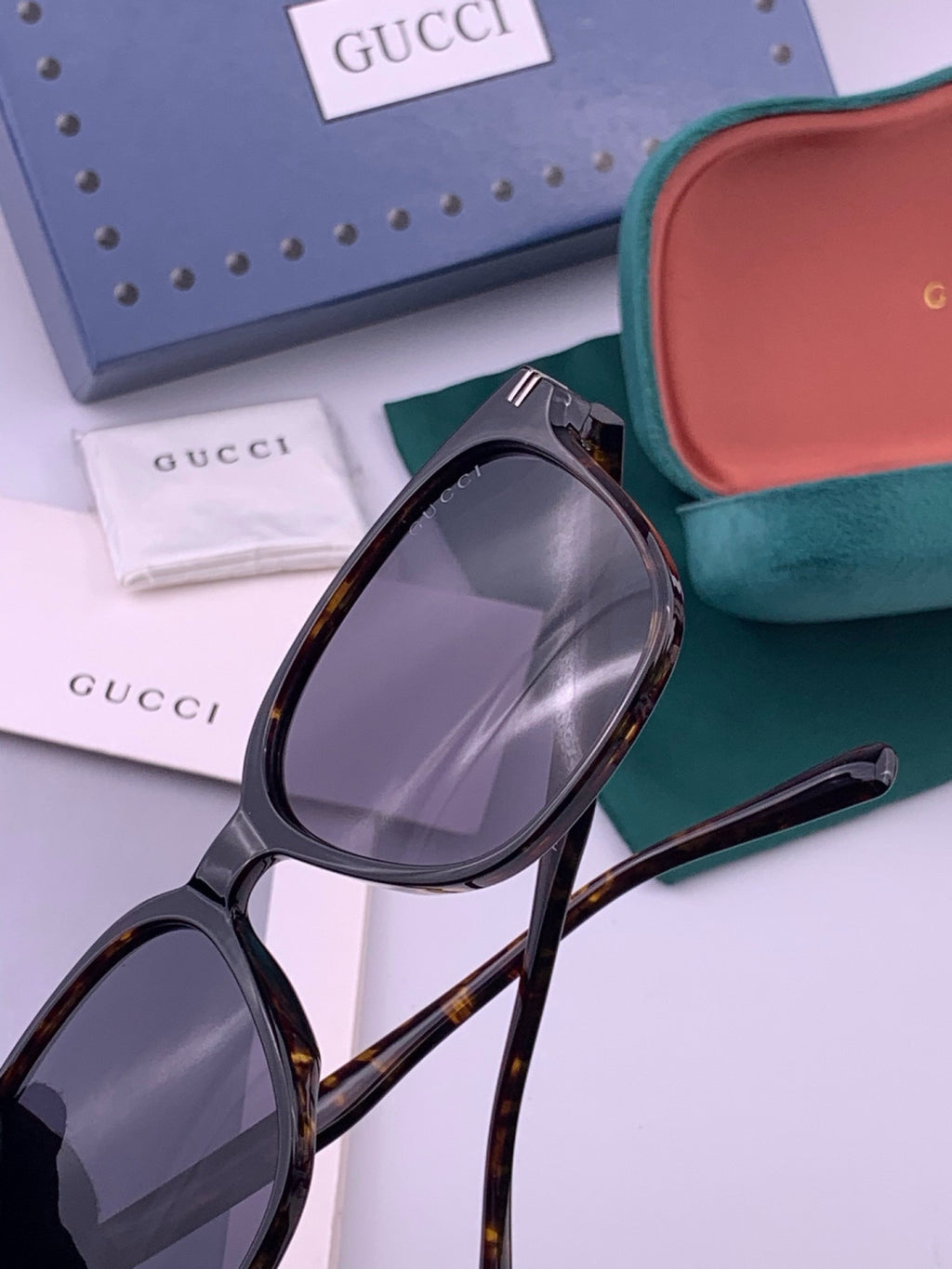 Gucci G17726 Round Black Lens Sunglasses for Men & Women - detail image 7