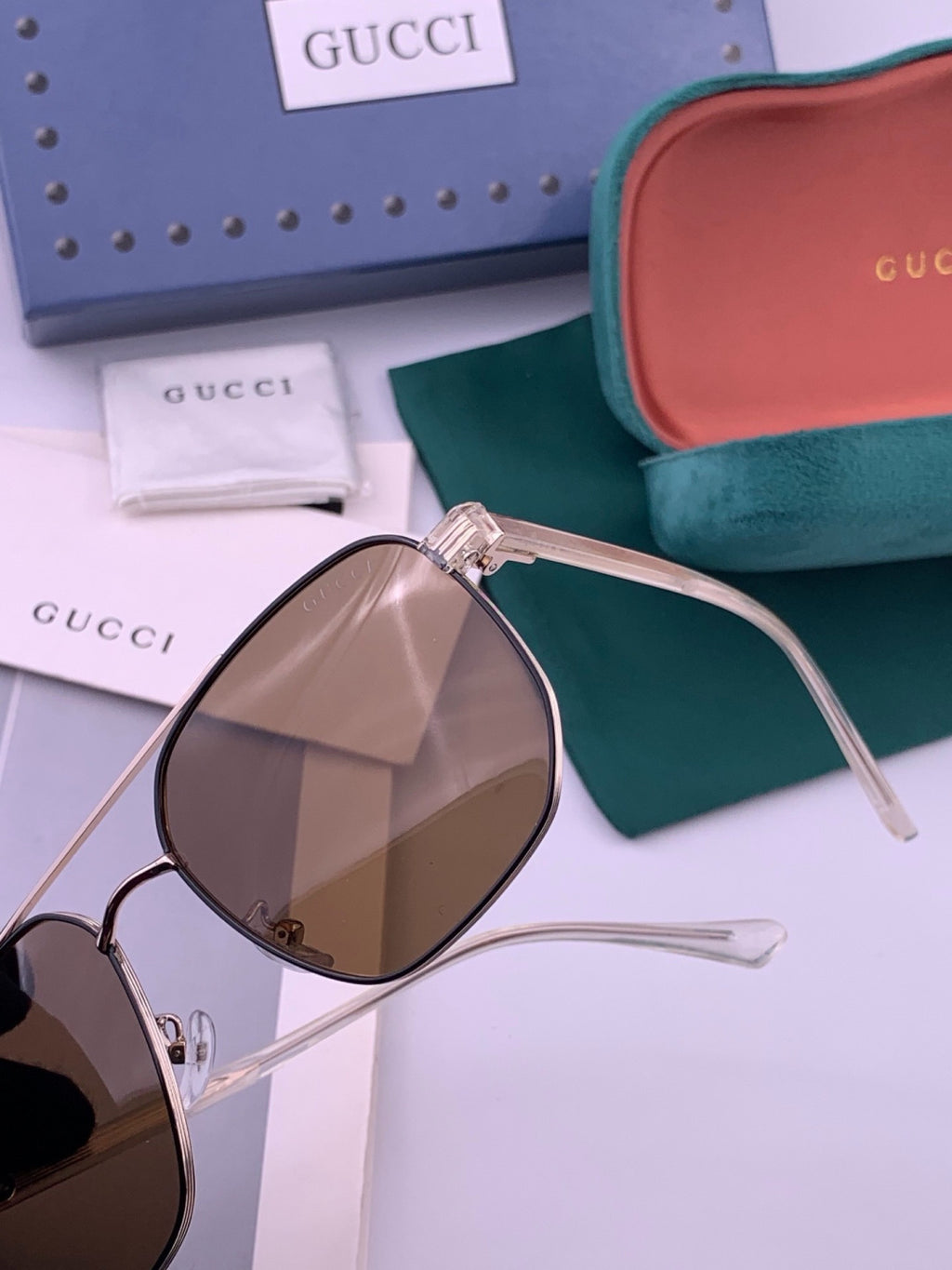 Gucci G3326 Polarized Aviator Gold Lens Sunglasses for Men & Women - detail image 3