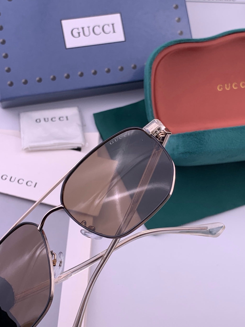 Gucci G3326 Polarized Aviator Gold Lens Sunglasses for Men & Women - detail image 5
