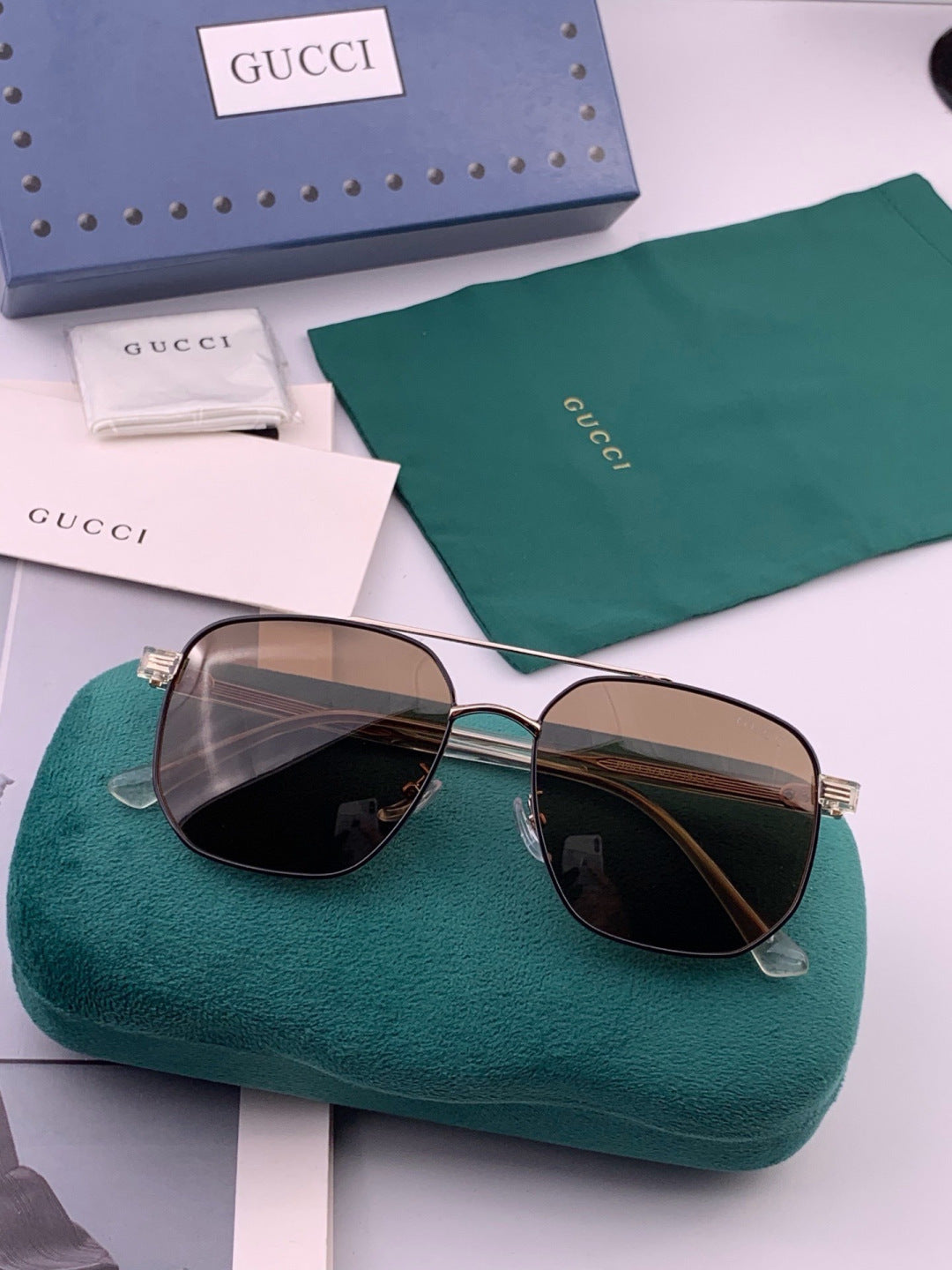 Gucci G3326 Polarized Aviator Gold Lens Sunglasses for Men & Women - detail image 7