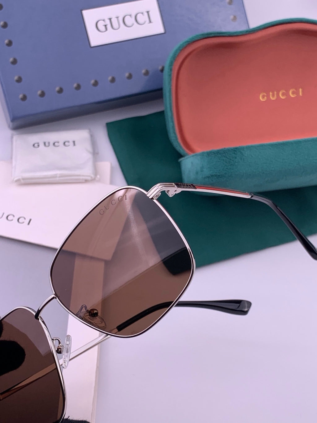 Gucci G9236 Polarized Aviator Gold Lens Sunglasses for Men & Women - detail image 3
