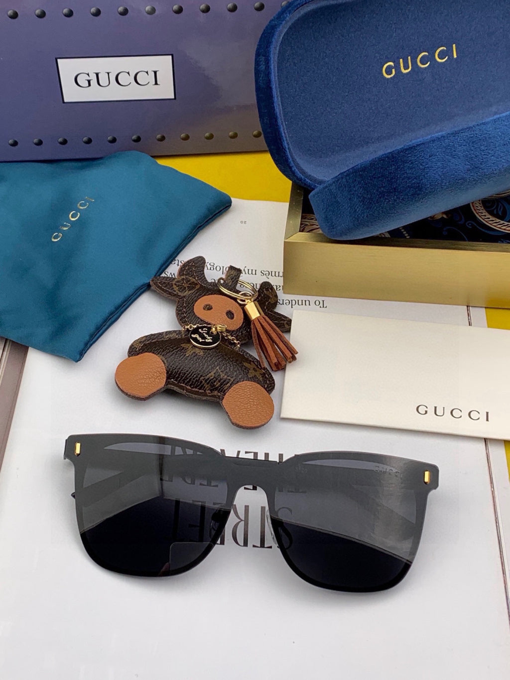 Gucci G075 Fashion Green Lens Sunglasses for Men & Women