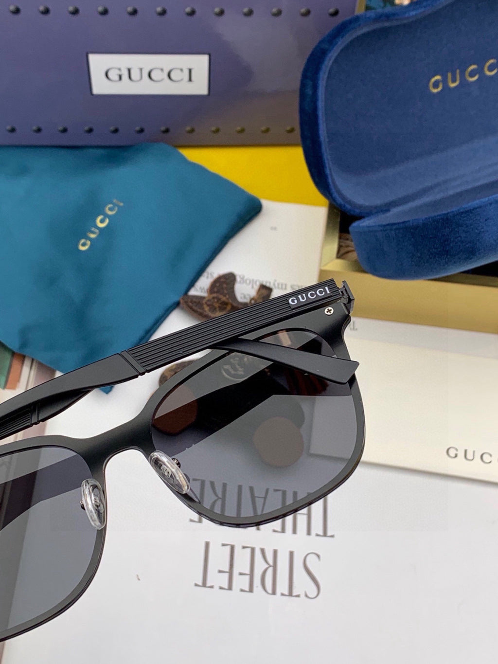 Gucci G075 Fashion Green Lens Sunglasses for Men & Women - detail image 5