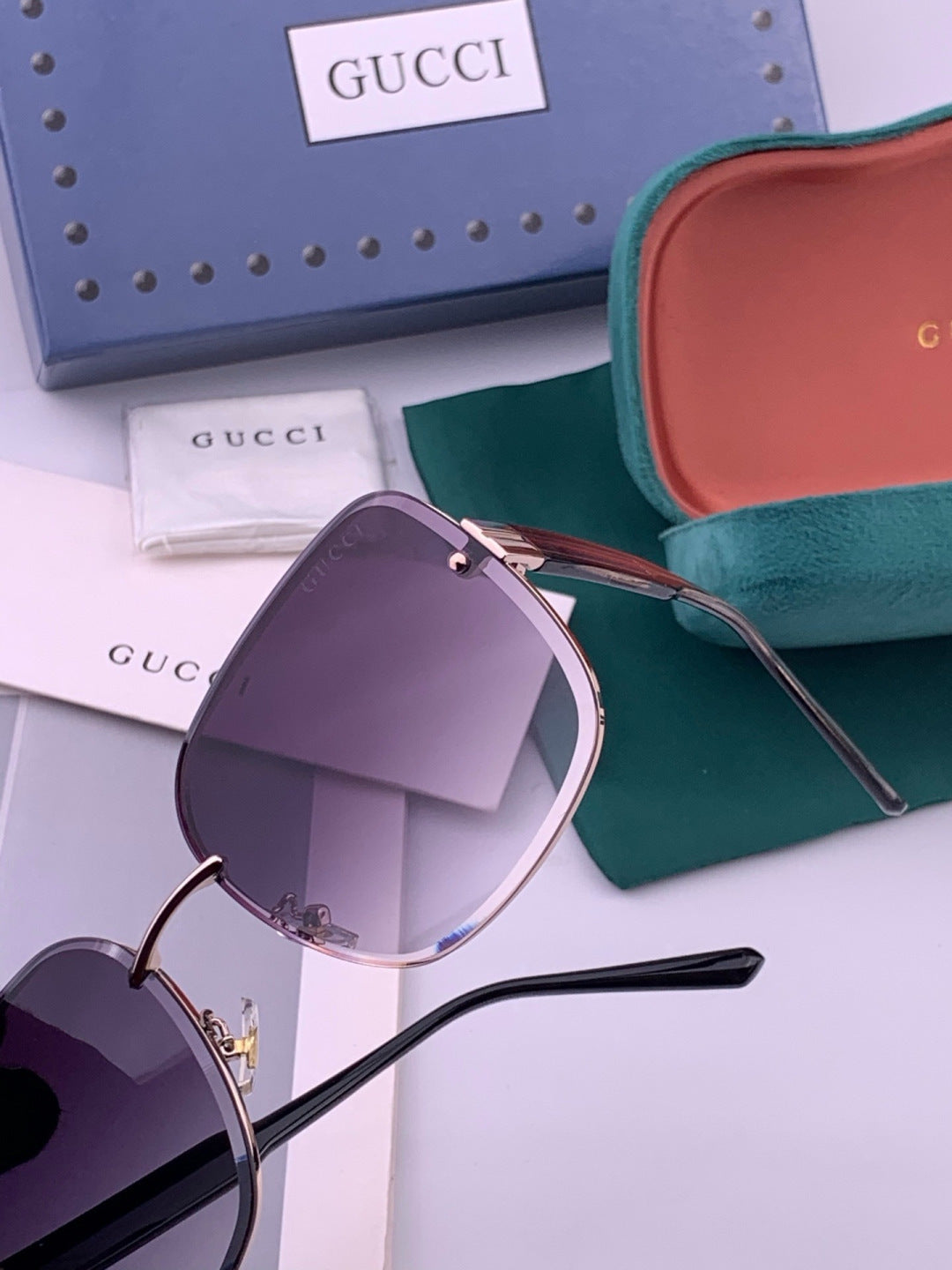 Gucci CH4628 Metal Fashion Red Lens Sunglasses for Men & Women - 381998 - detail image 3