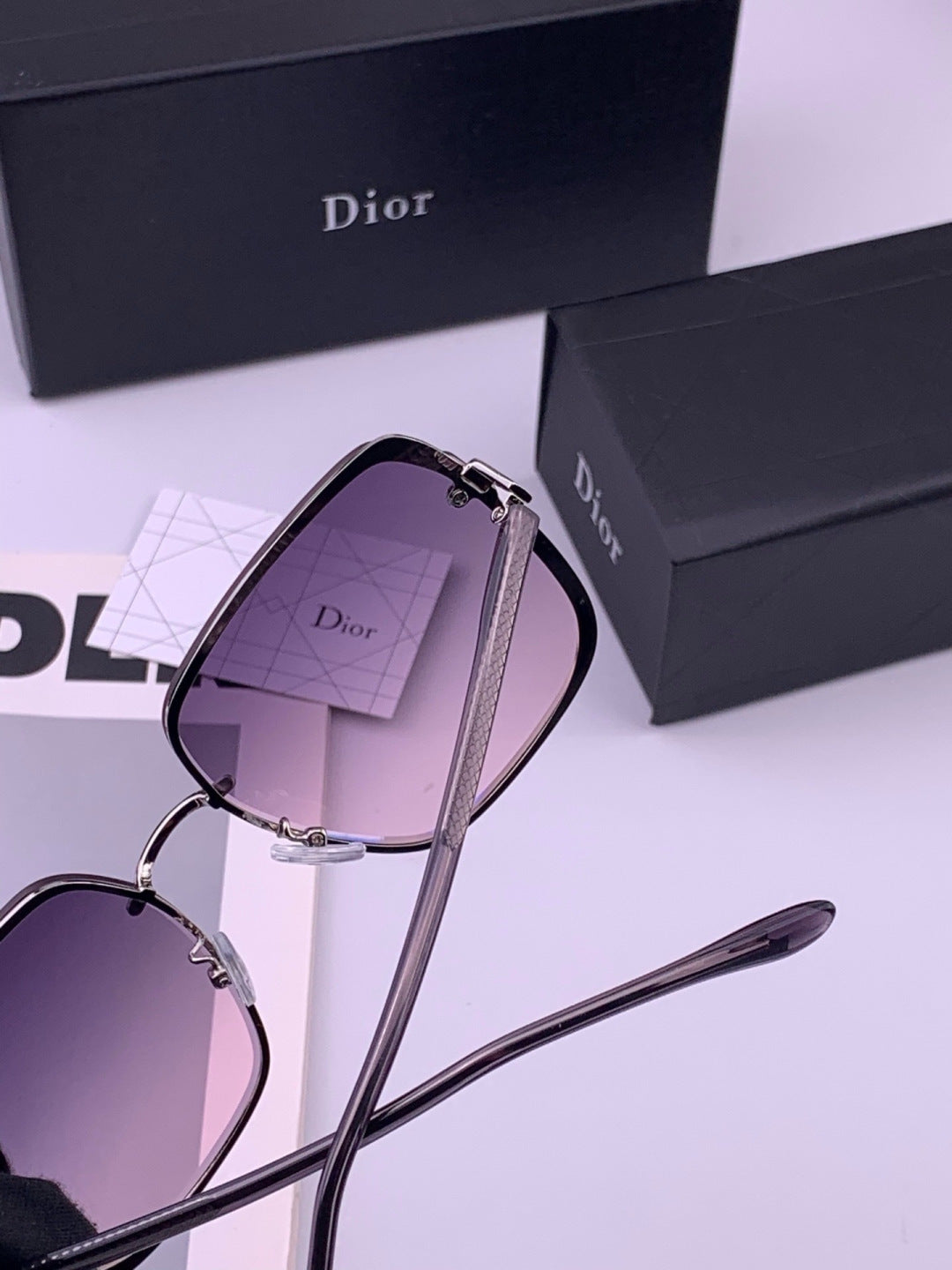 Gucci CH4628 Metal Fashion Red Lens Sunglasses for Men & Women - detail image 5