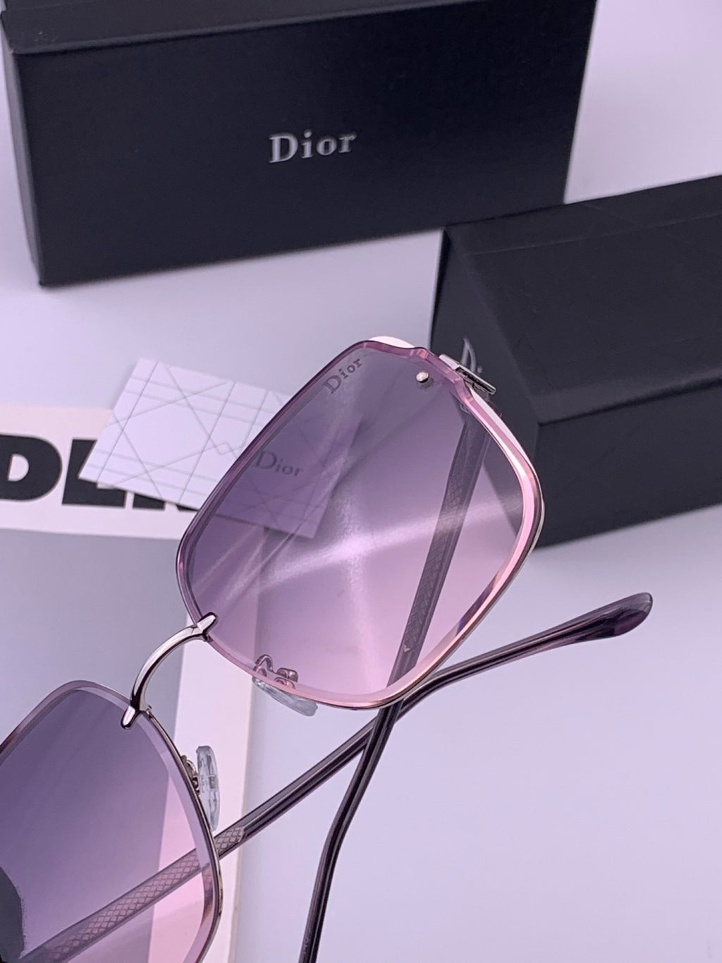 Gucci CH4628 Metal Fashion Red Lens Sunglasses for Men & Women - detail image 3