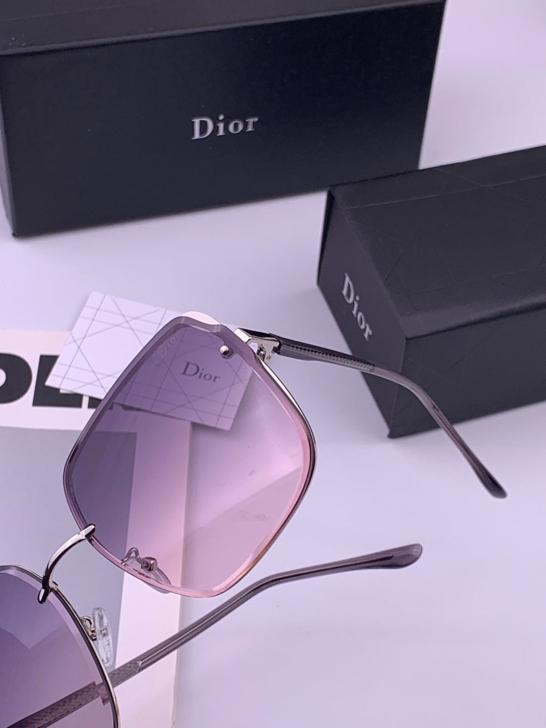 Gucci CH4628 Metal Fashion Red Lens Sunglasses for Men & Women - detail image 2