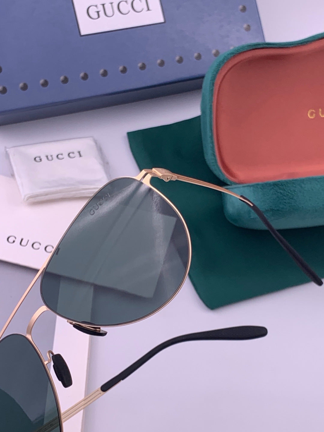 Gucci G1381 Fashion Gold Lens Sunglasses for Men & Women - 381985 - detail image 3
