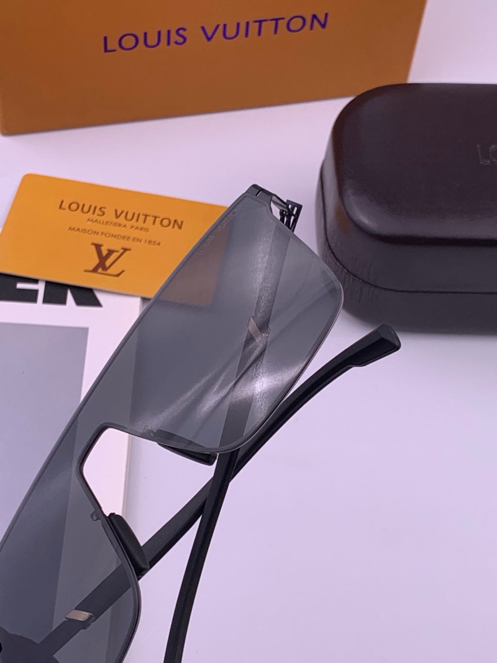 Louis Vuitton L016 Fashion Brown Lens Sunglasses for Men & Women - 381816 - detail image 4