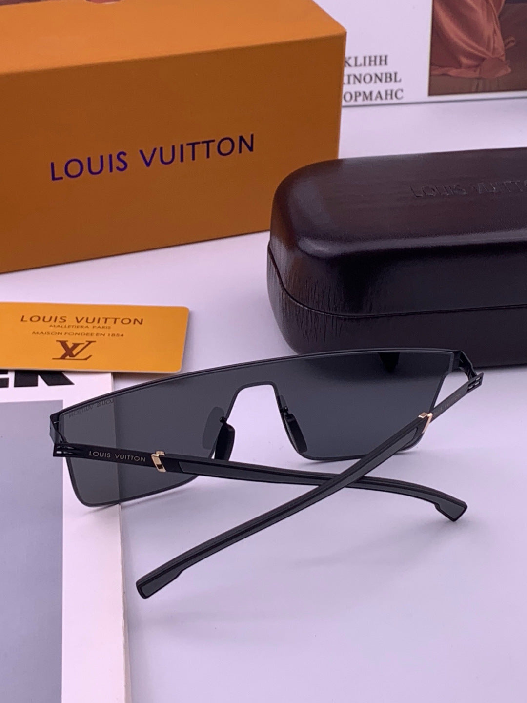 Louis Vuitton L016 Fashion Brown Lens Sunglasses for Men & Women - 381816 - detail image 5