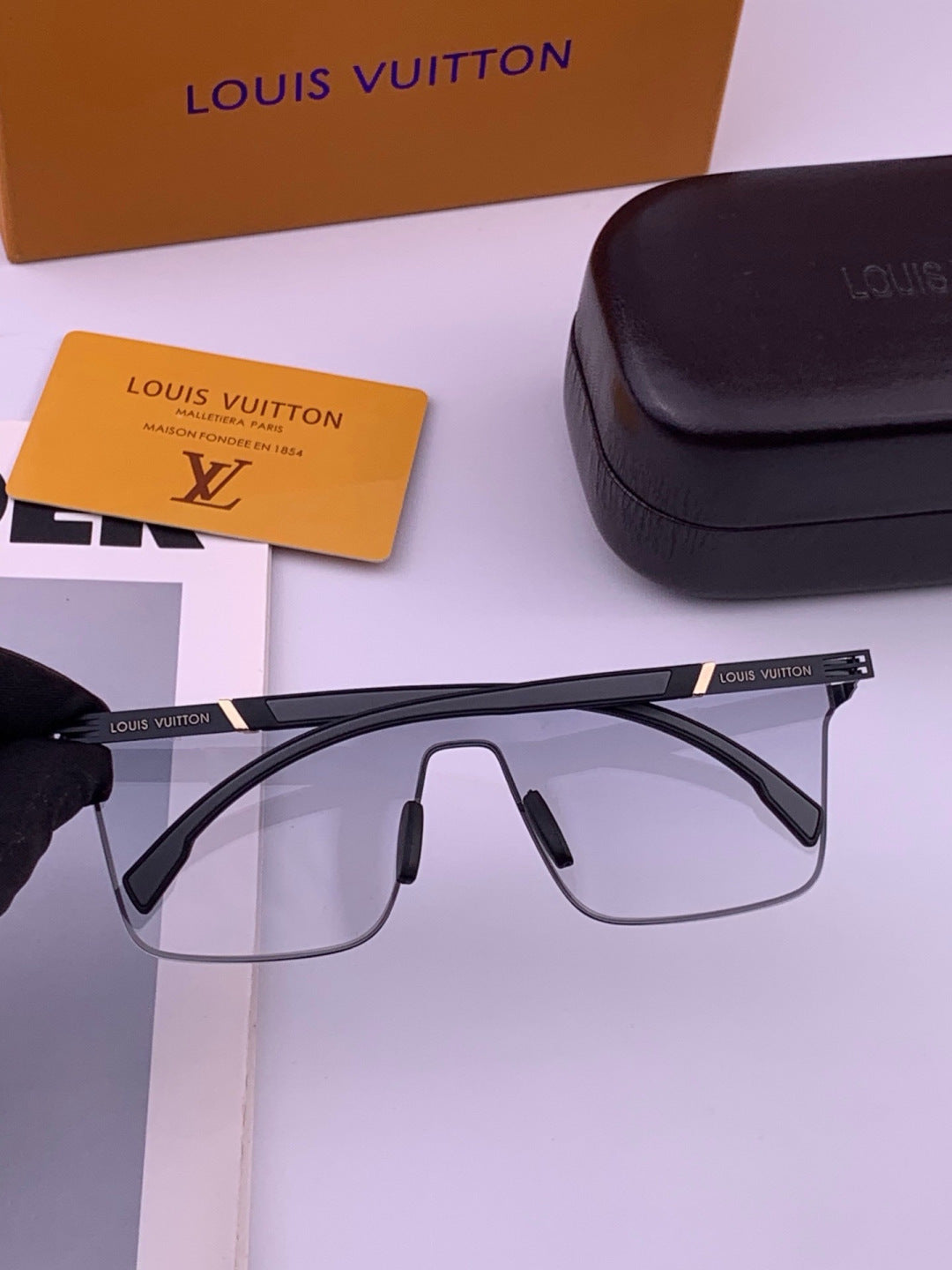 Louis Vuitton L016 Fashion Gold Lens Sunglasses for Men & Women - 381817 - detail image 6