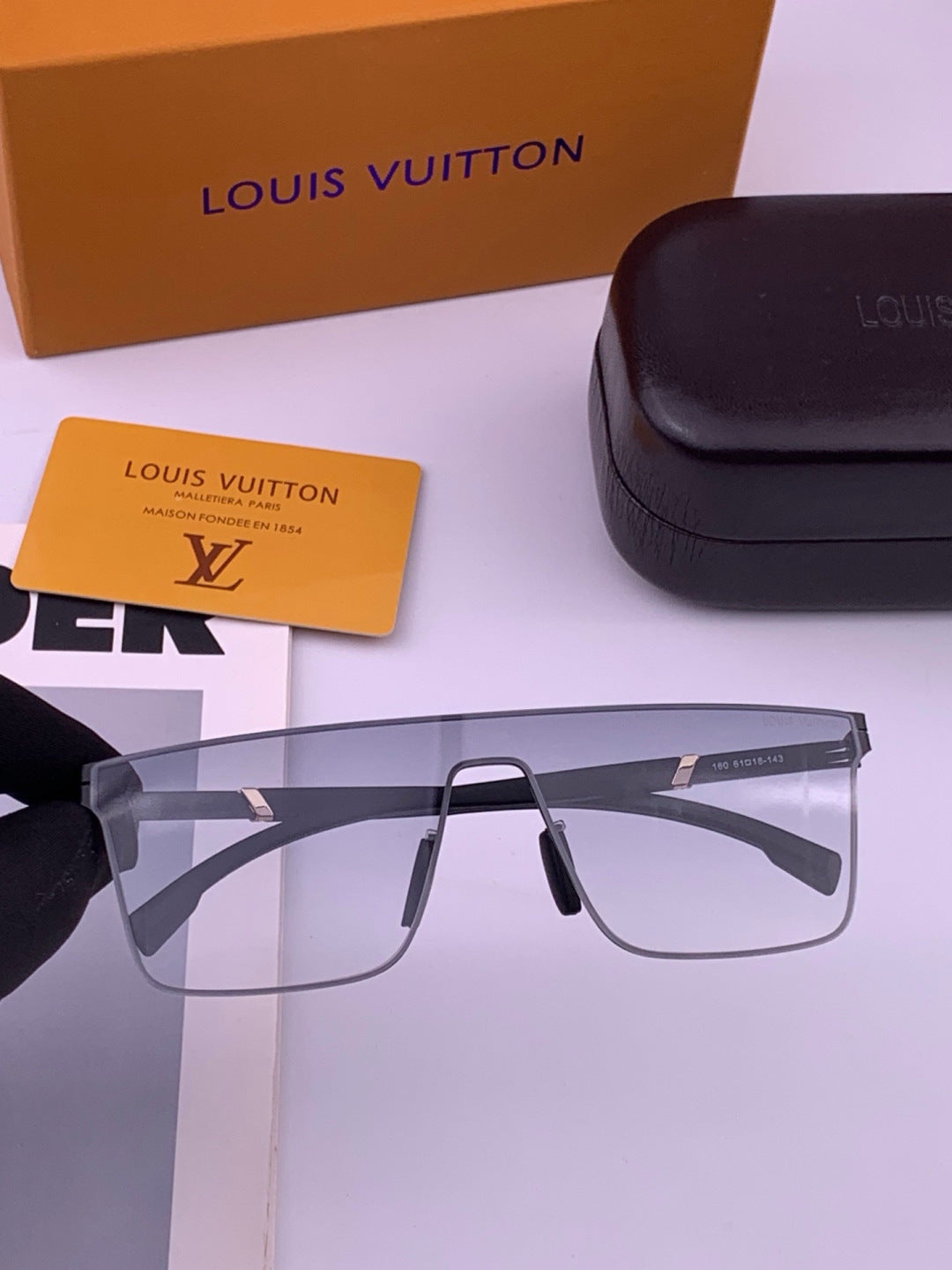 Louis Vuitton L016 Fashion Gold Lens Sunglasses for Men & Women - 381817