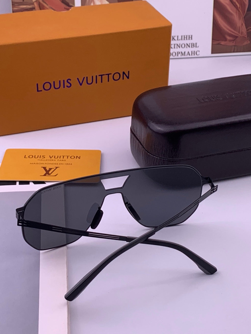 Louis Vuitton L010 Fashion Gold Lens Sunglasses for Men & Women - 381819 - detail image 5