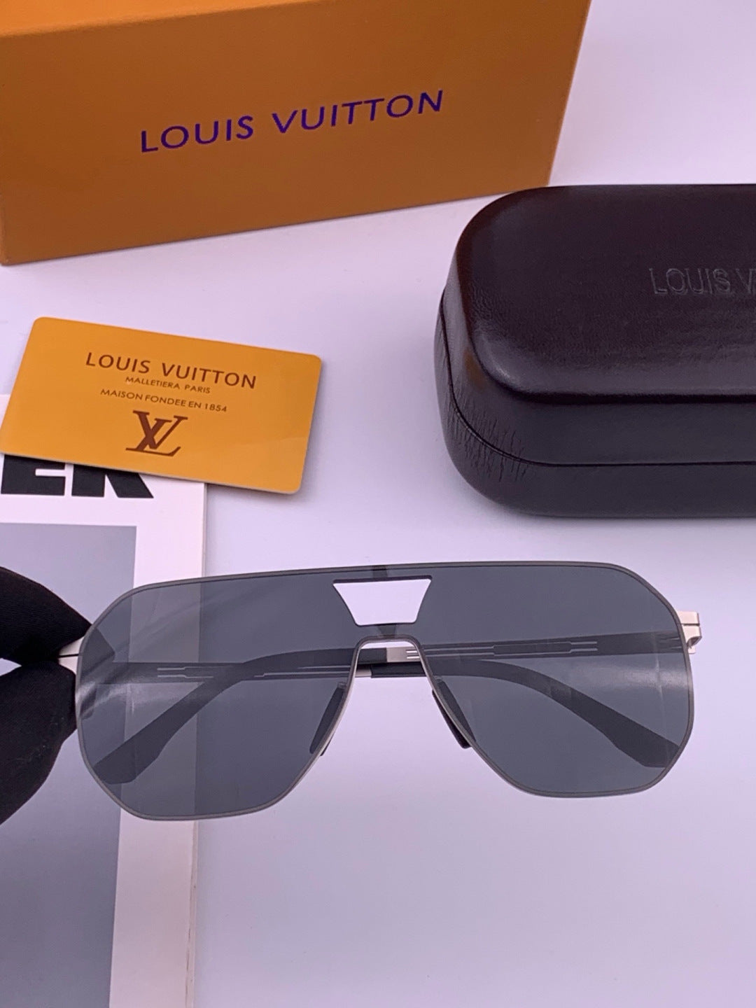 Louis Vuitton L010 Fashion Gold Lens Sunglasses for Men & Women