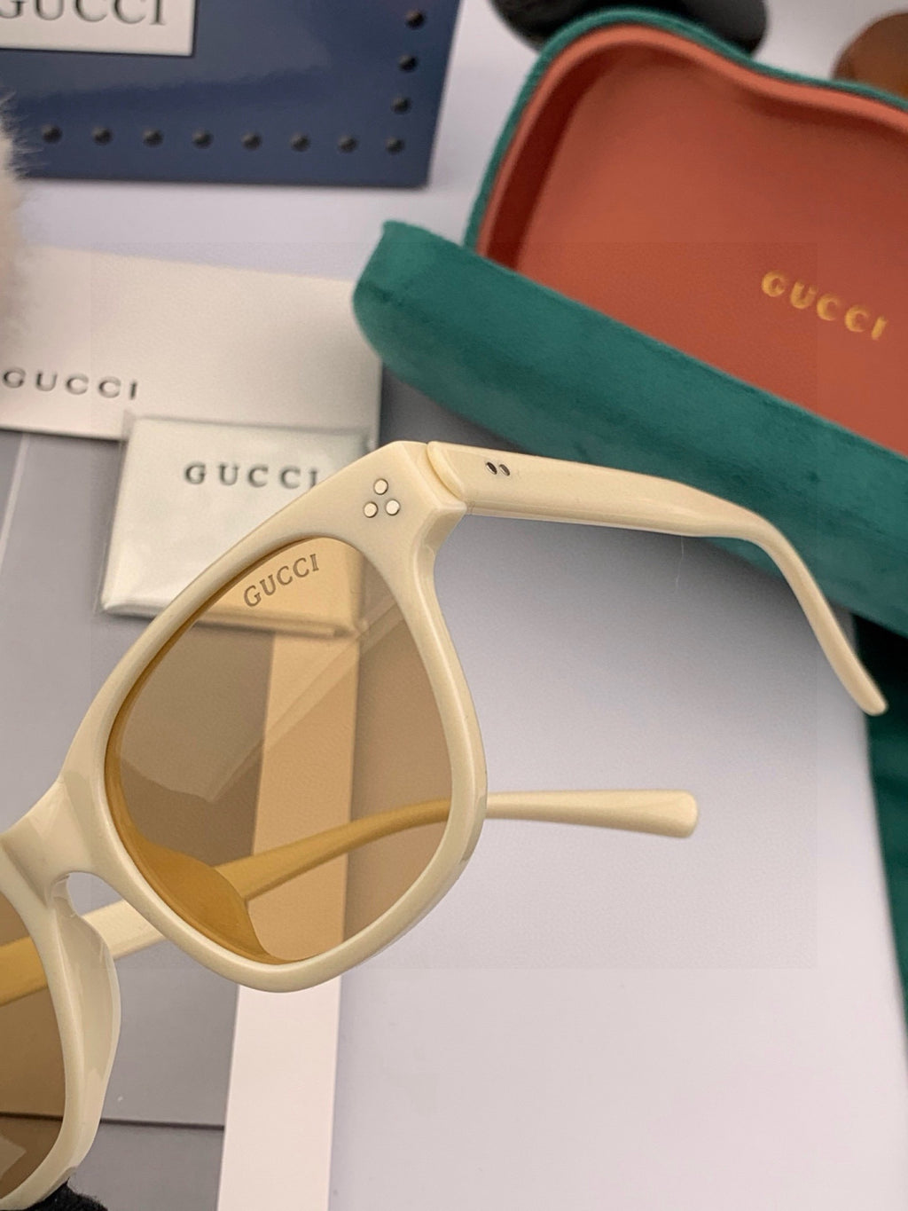 Gucci G35504 Polarized Fashion Gold Lens Sunglasses for Men & Women - 398415 - detail image 2
