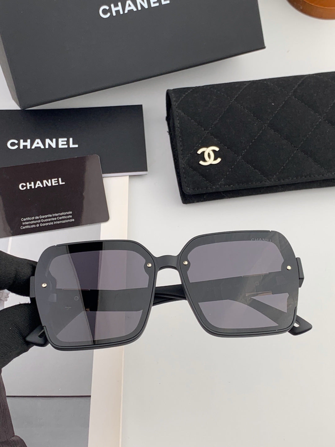 Chanel CH1855 Polarized Square Black Lens Sunglasses for Women - detail image 3